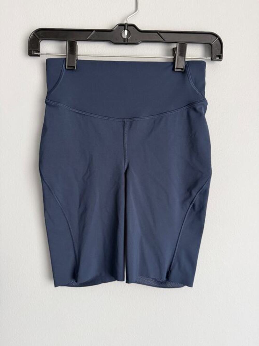 Lululemon Women's 4 Navy High-Rise Biker Shorts Pilates Gym Yoga Athleisure